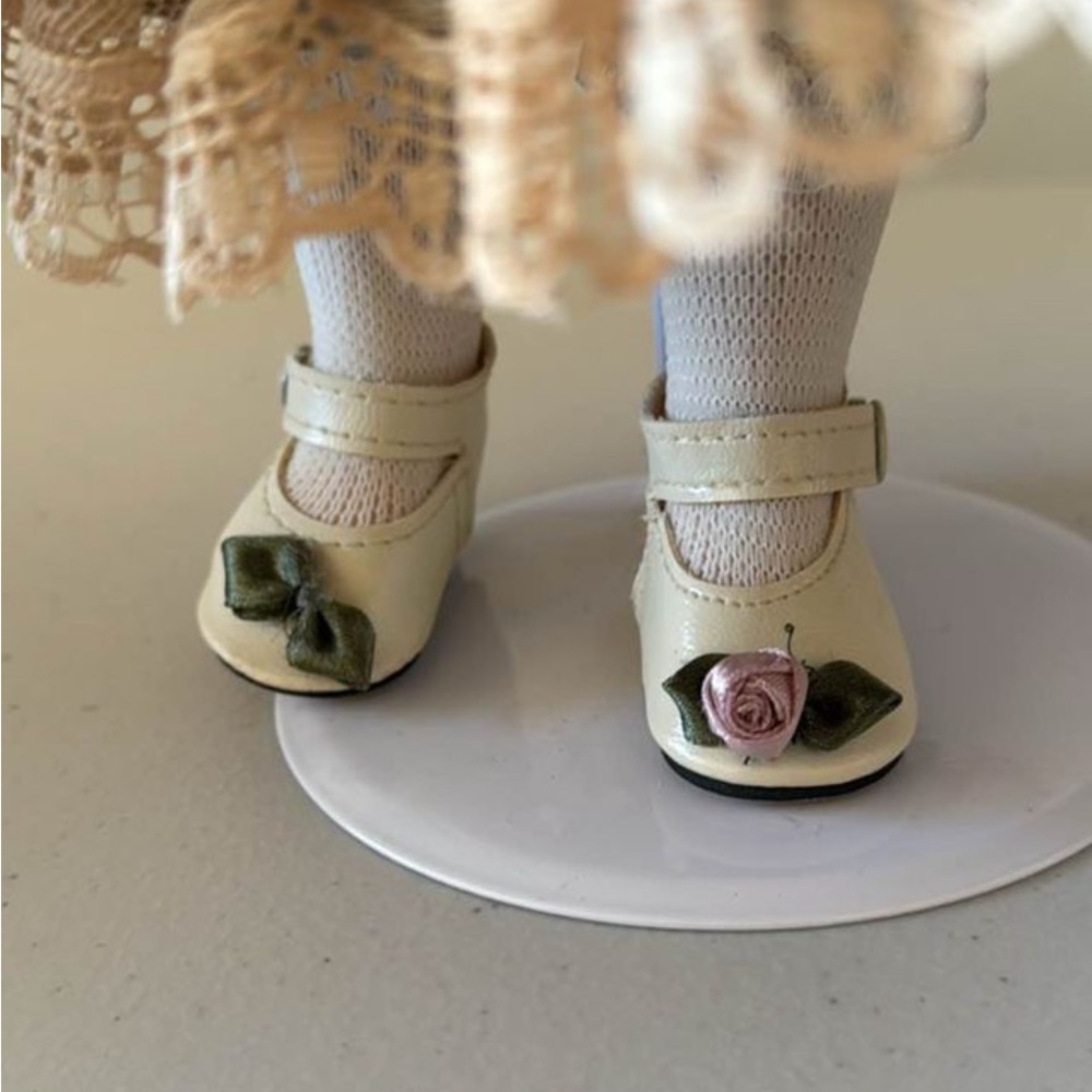 Porcelain Doll - Picture 3 of 5